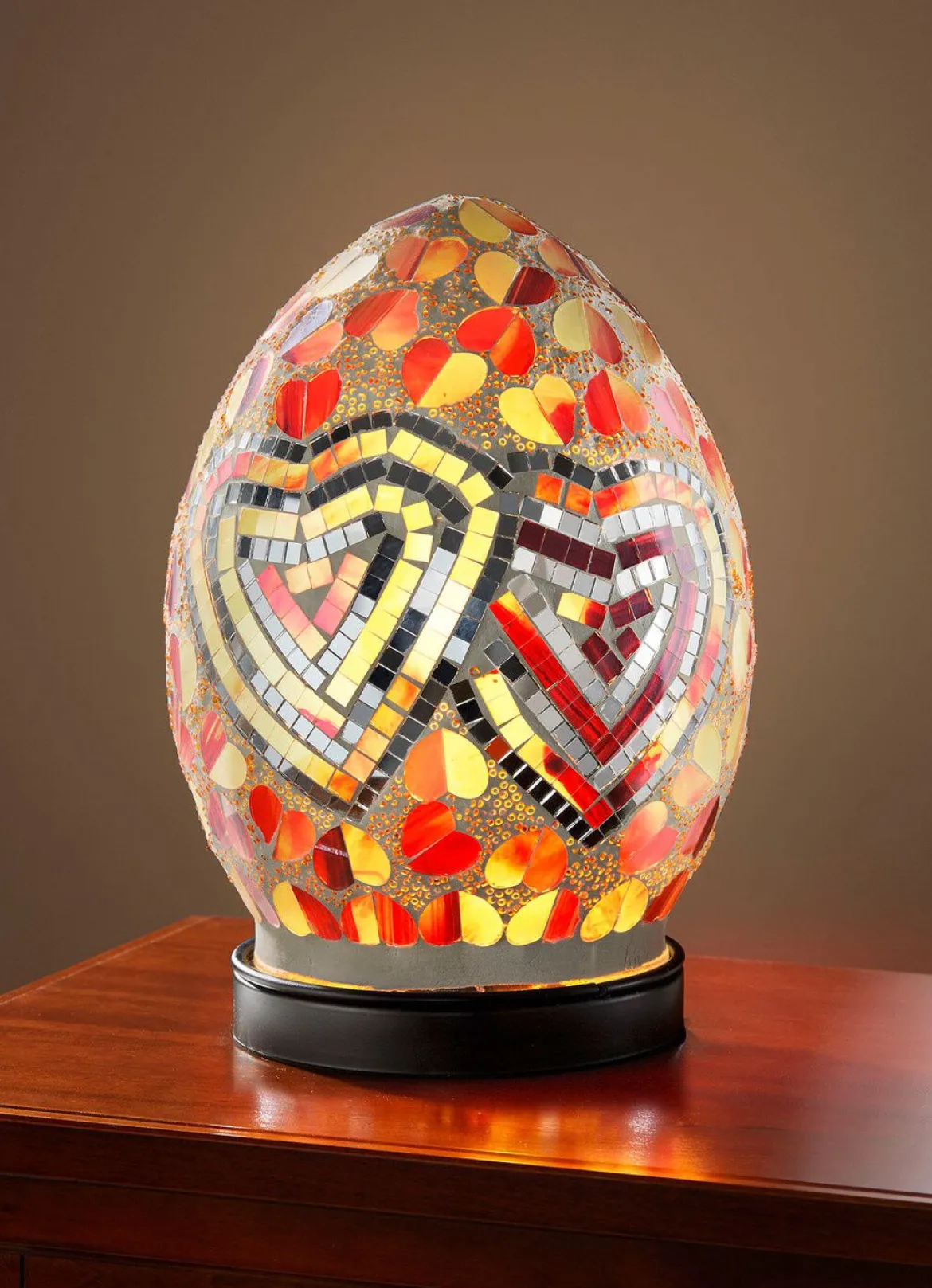 Tischleuchte mit Mosaik aus Glasstücken