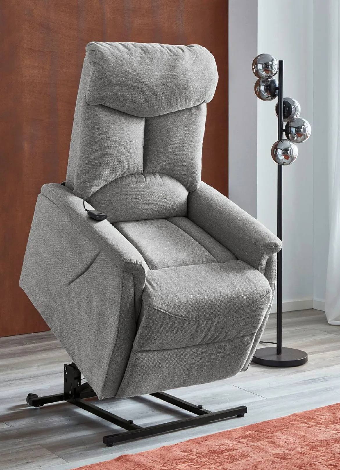 TV-Sessel mit Motor und Aufstehhilfe