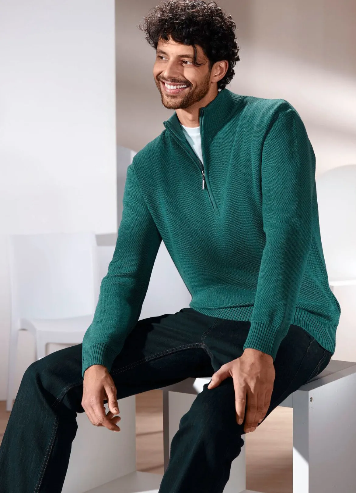 Unifarbener Stehkragenpullover in 3 Farben