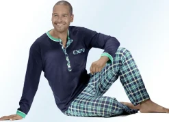 Vorteilspack: Schlafanzug und Shorty mit langer Knopfleiste