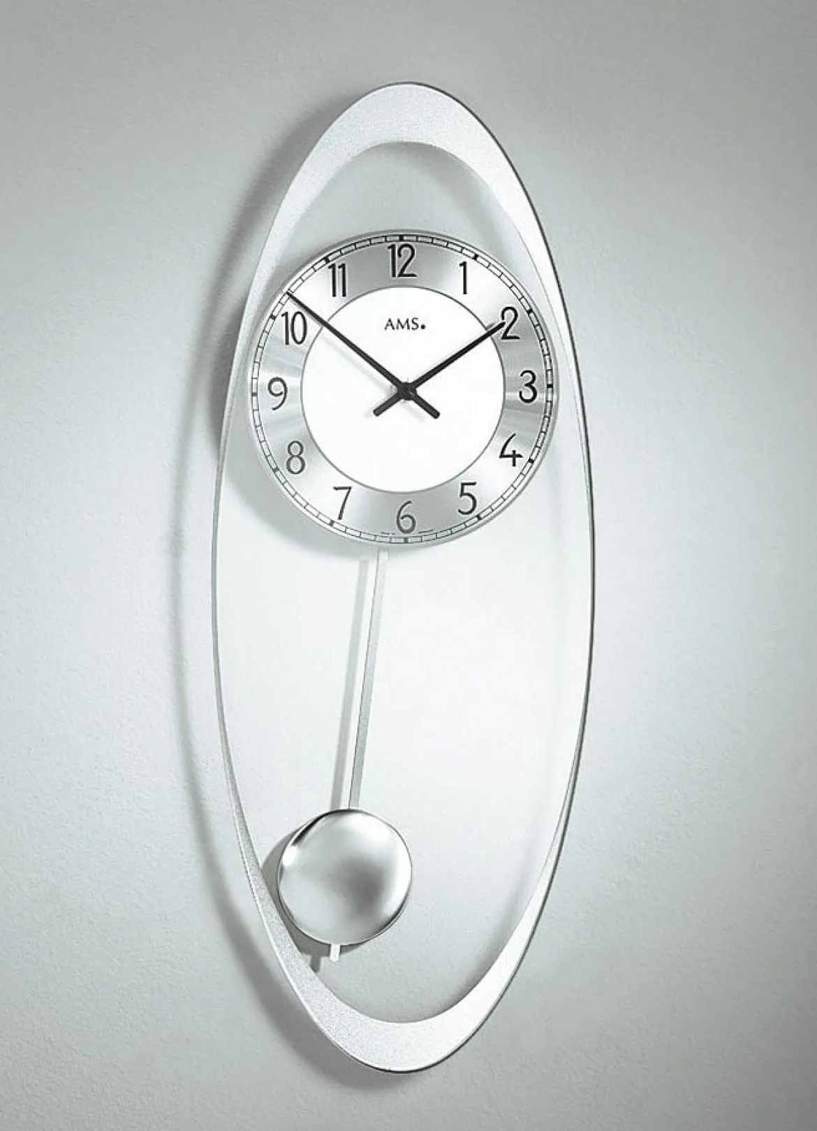 Wanduhr aus hochwertigem Mineralglas