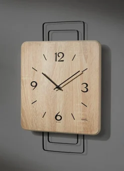Wanduhr mit Holzgehäuse aus dem Hause AMS