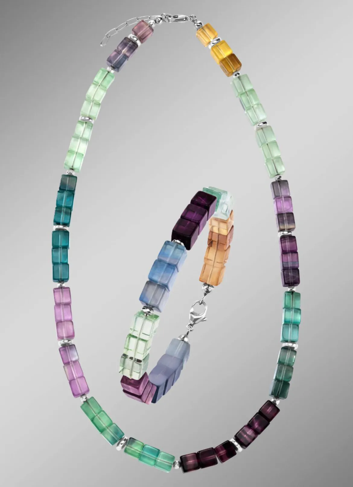 Wunderschöne Garnitur mit Hämatit, beh. und Fluorit in Multicolor