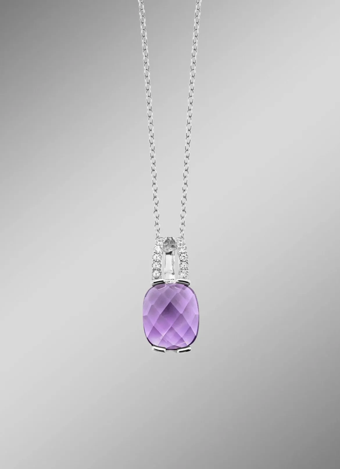 Zauberhafte Eleganz: Anhänger mit echt Amethyst und Ankerkette
